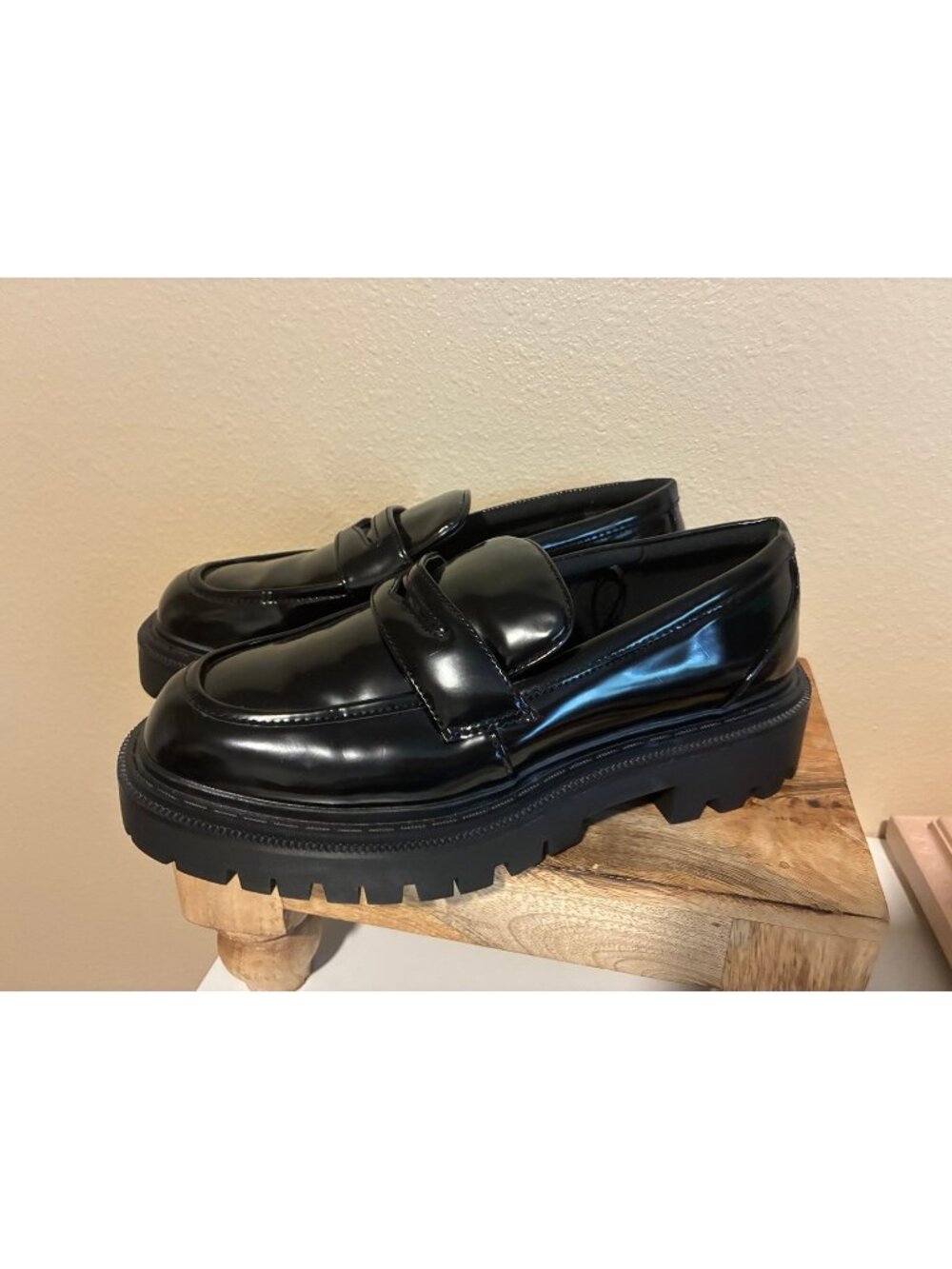 Aldo Women's Black Patent Chunky Lug Sole Loafers Women's Size 8